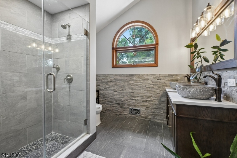 117 Green Pond Rd