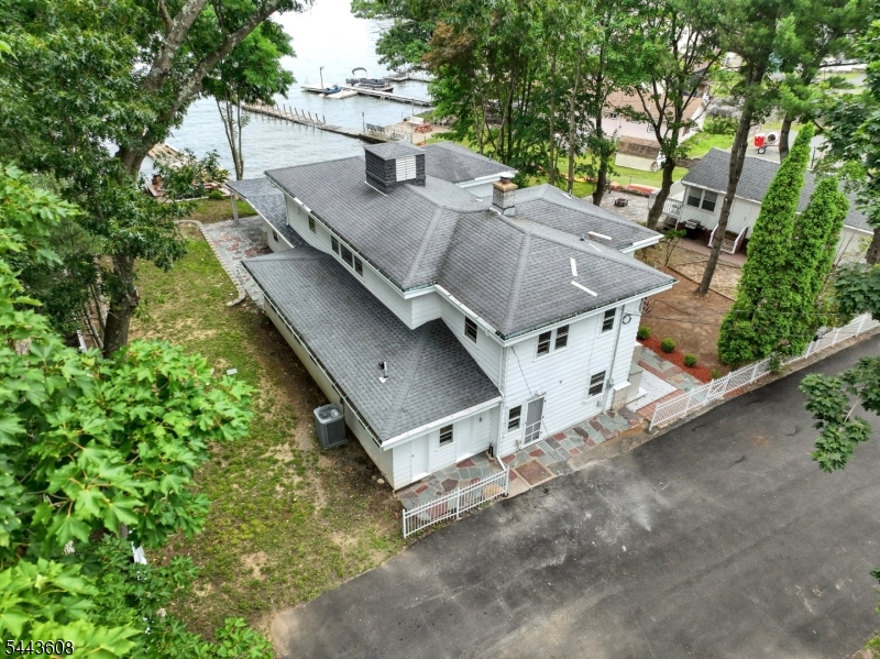 19 Lakeland Dr