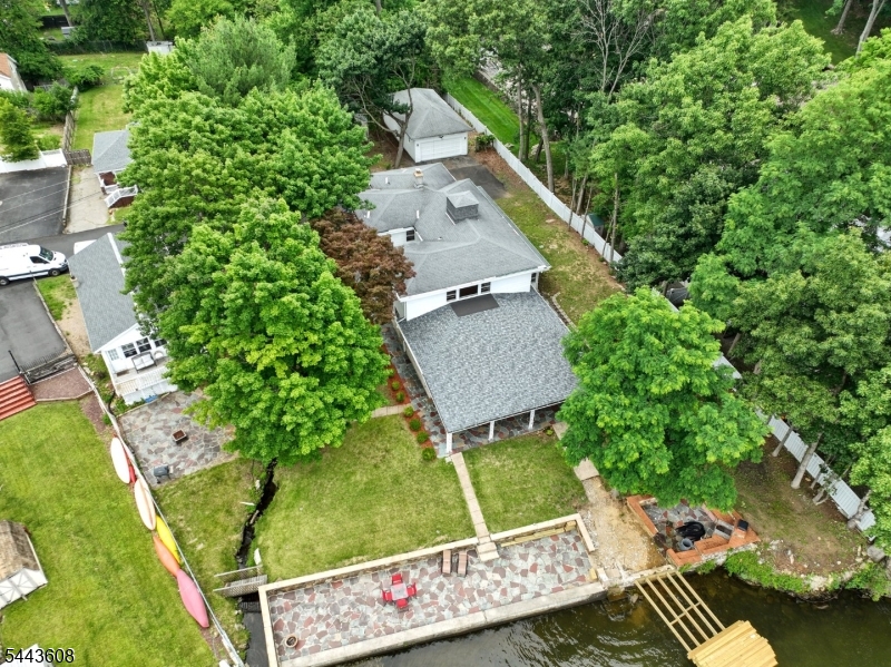 19 Lakeland Dr