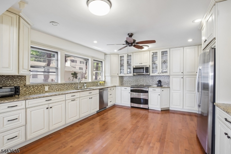 19 Lakeland Dr