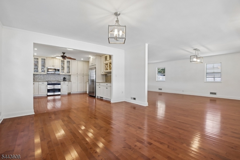 19 Lakeland Dr