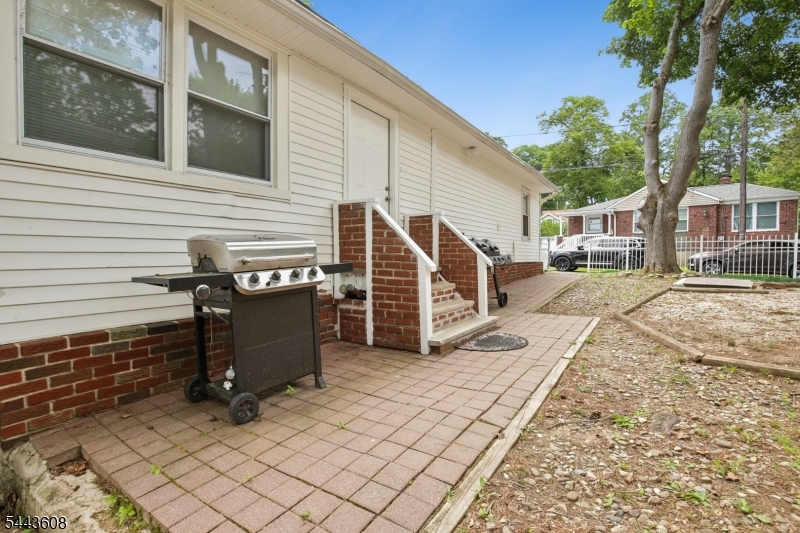 19 Lakeland Dr