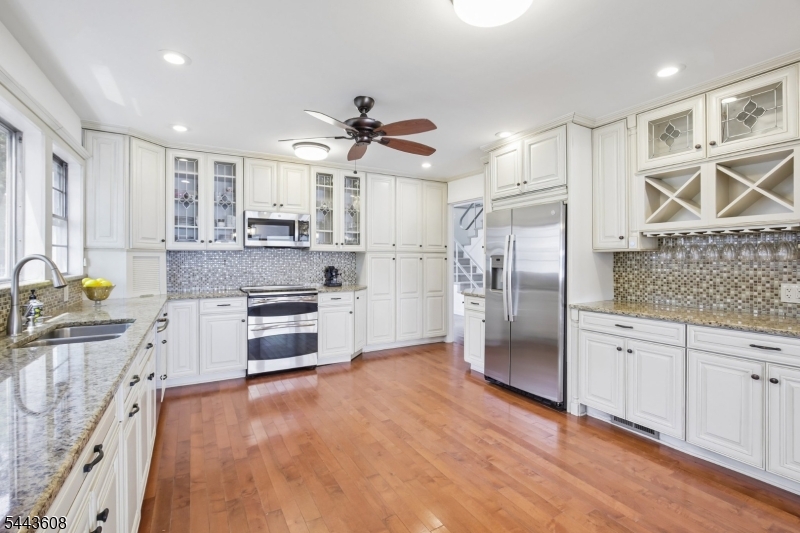 19 Lakeland Dr