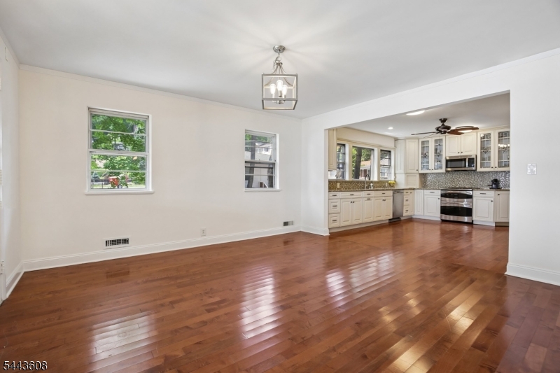 19 Lakeland Dr