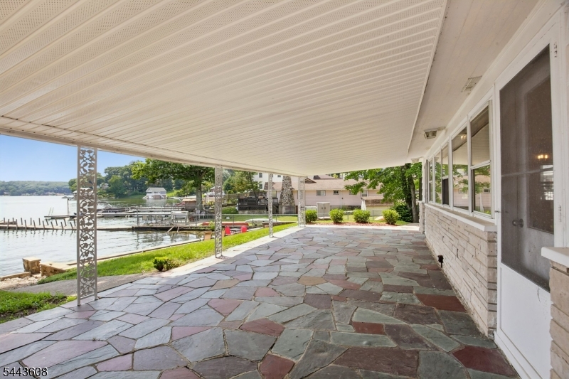 19 Lakeland Dr