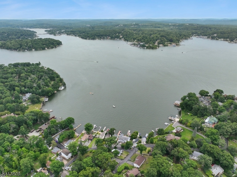 19 Lakeland Dr