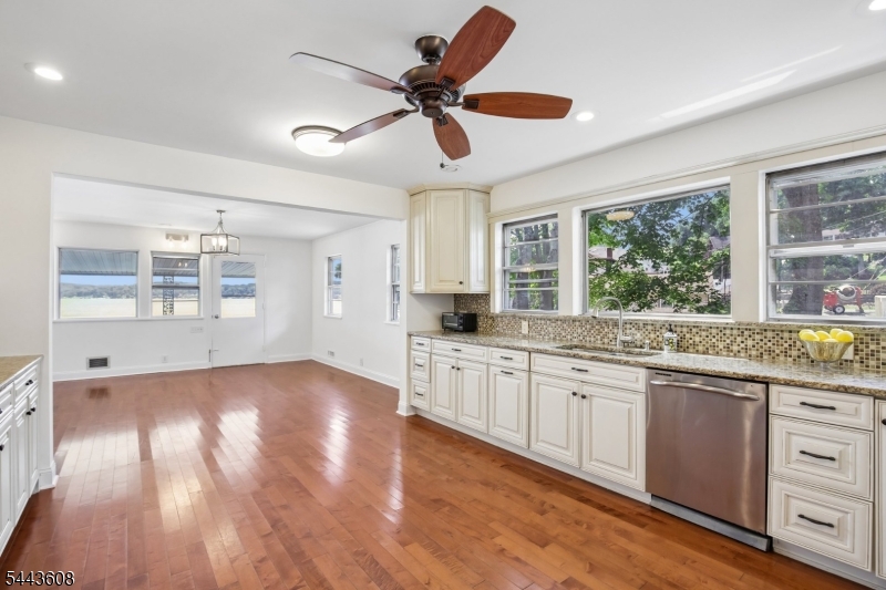 19 Lakeland Dr