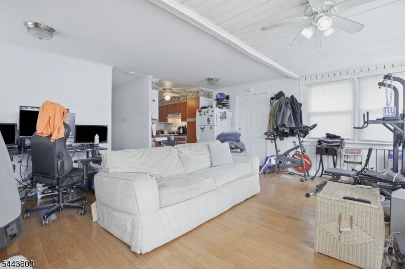 19 Lakeland Dr