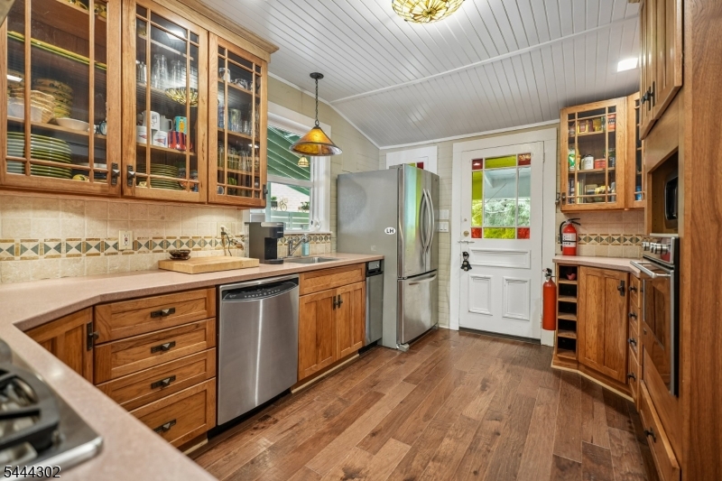 55 Raccoon Island Rd