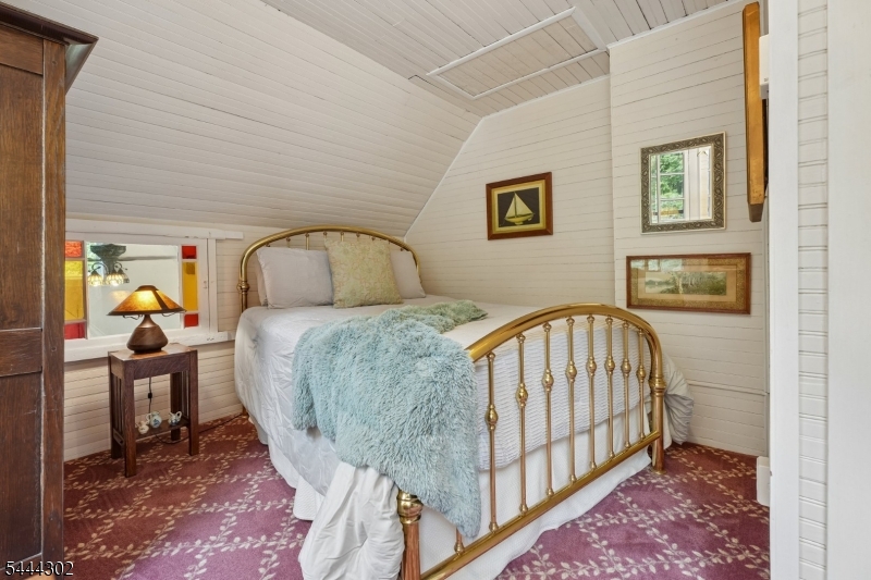 55 Raccoon Island Rd