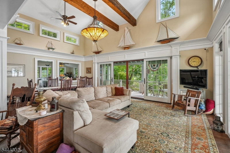 55 Raccoon Island Rd