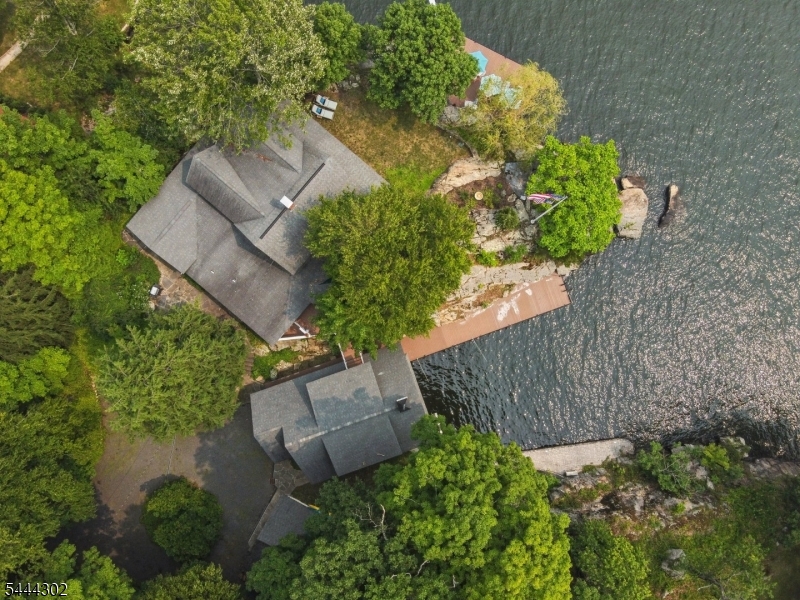 55 Raccoon Island Rd