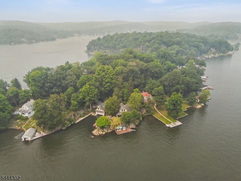55 Raccoon Island Rd