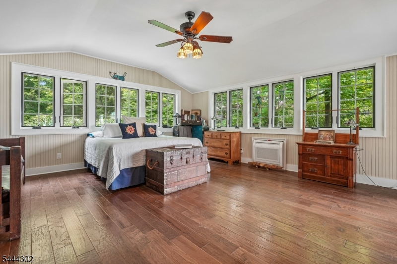55 Raccoon Island Rd