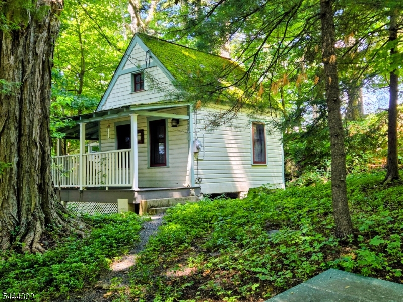 55 Raccoon Island Rd