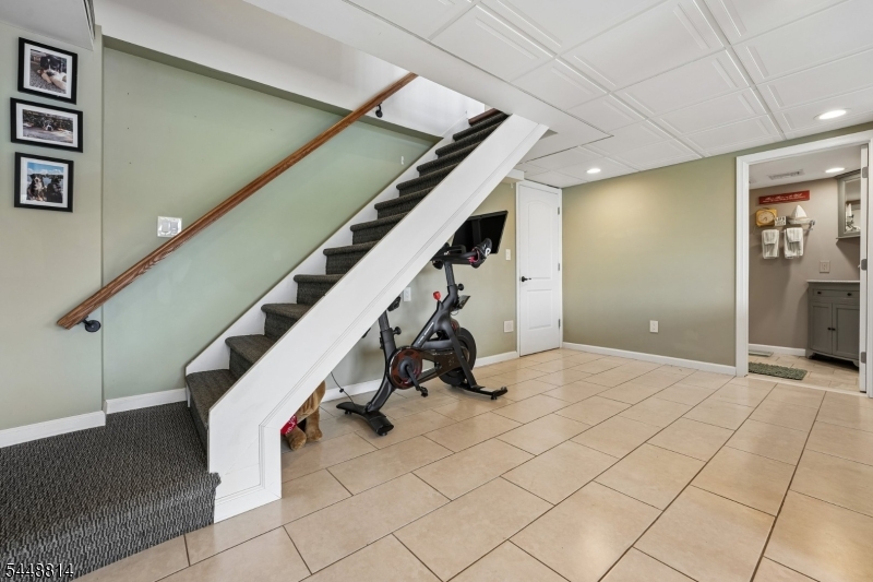 213 Hudson Ave