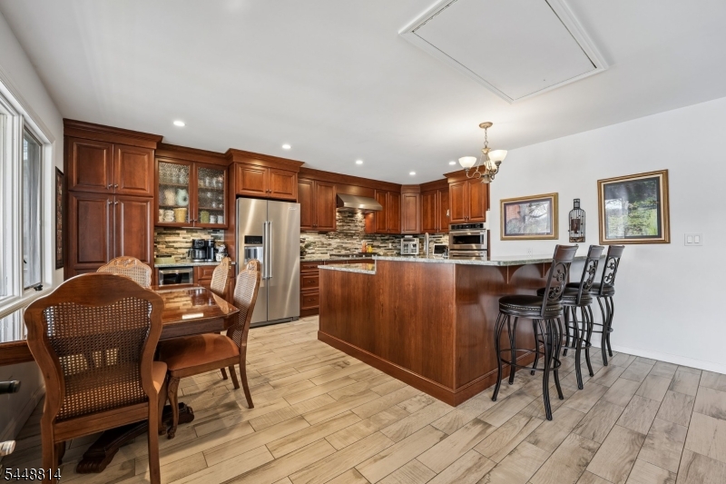 213 Hudson Ave