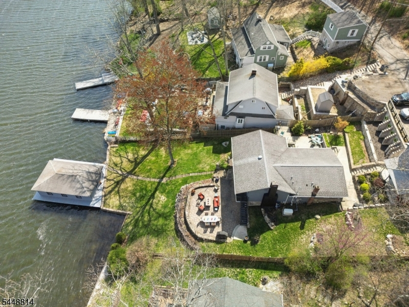 213 Hudson Ave