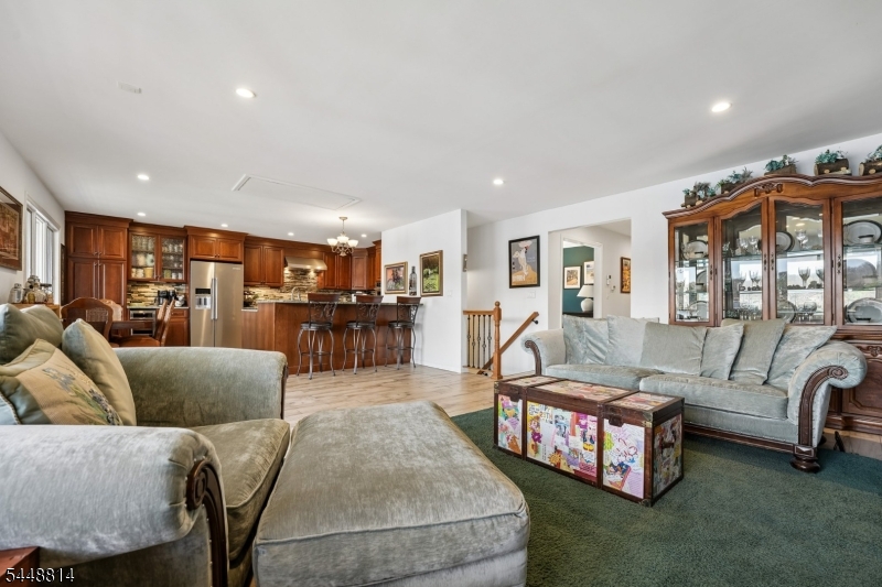 213 Hudson Ave