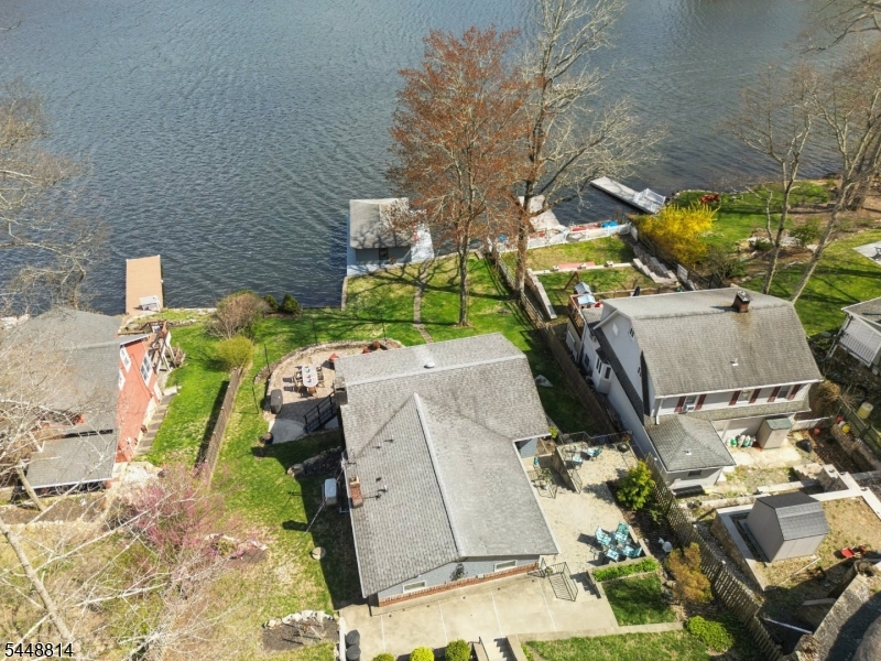213 Hudson Ave