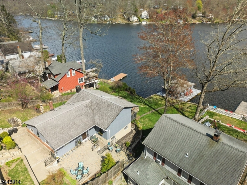 213 Hudson Ave