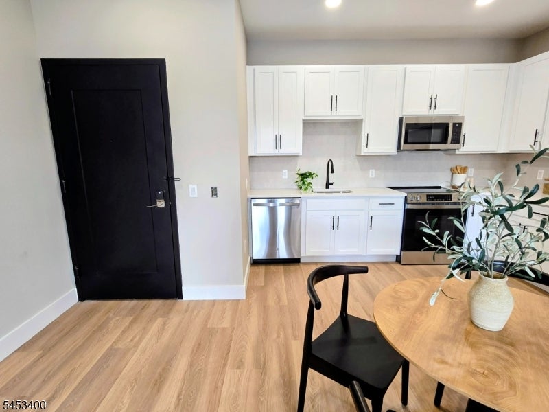 450 Washington Ave 201