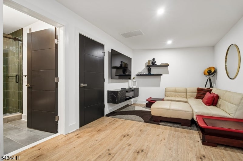 301 Kingsland Rd