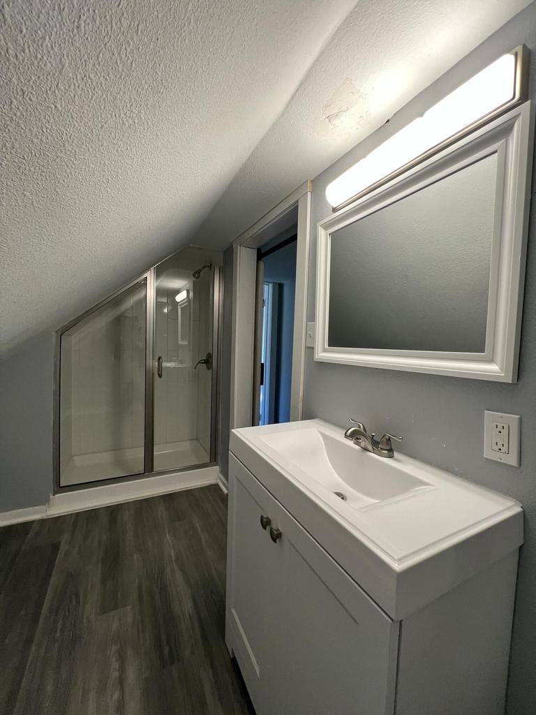 2863 North 38th STREET