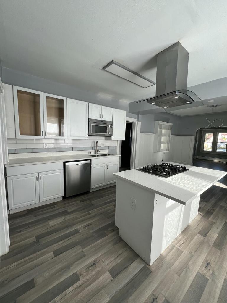 2863 North 38th STREET