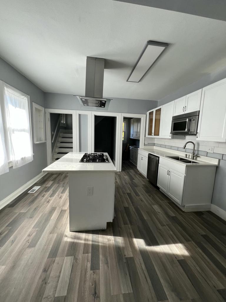 2863 North 38th STREET