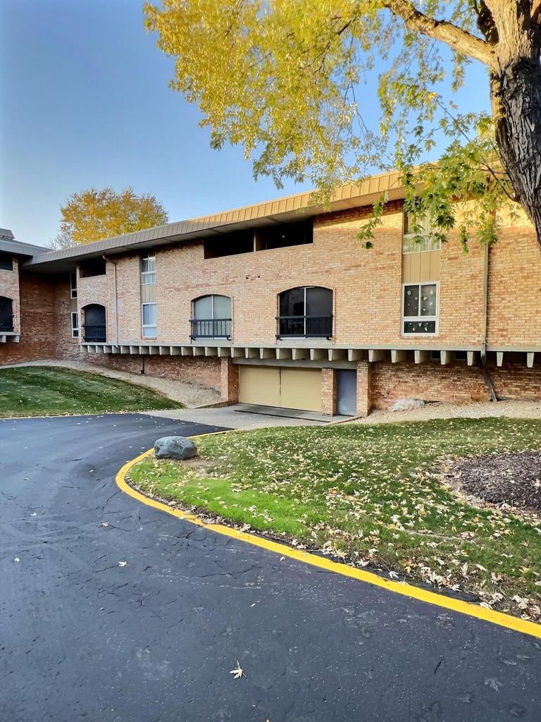 11927 West Appleton AVENUE 15