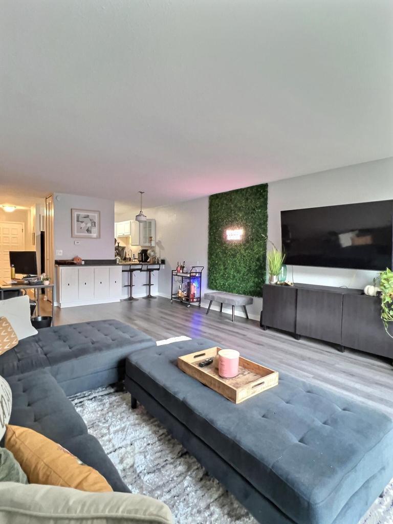 11927 West Appleton AVENUE 15