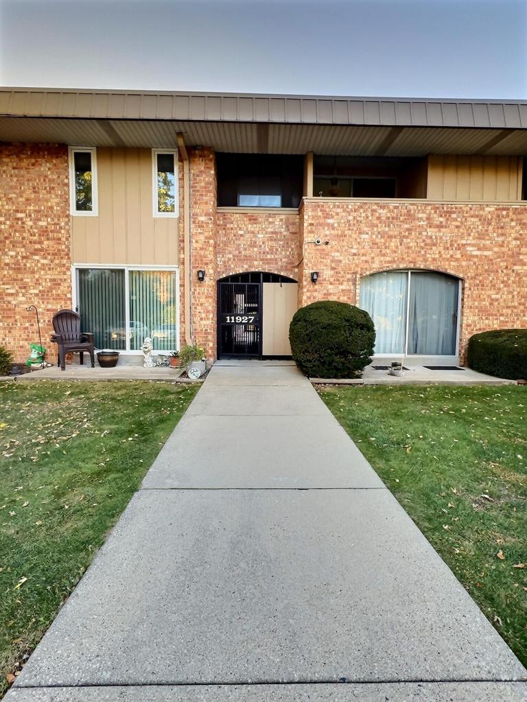 11927 West Appleton AVENUE 15