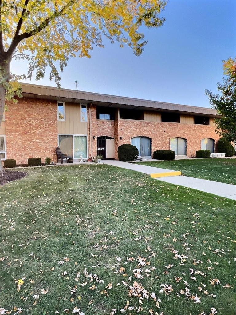 11927 West Appleton AVENUE 15