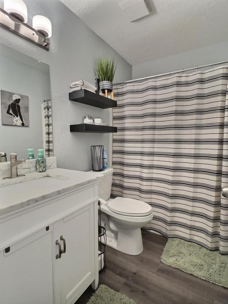 11927 West Appleton AVENUE 15