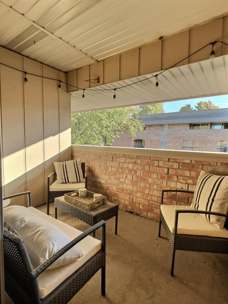 11927 West Appleton AVENUE 15