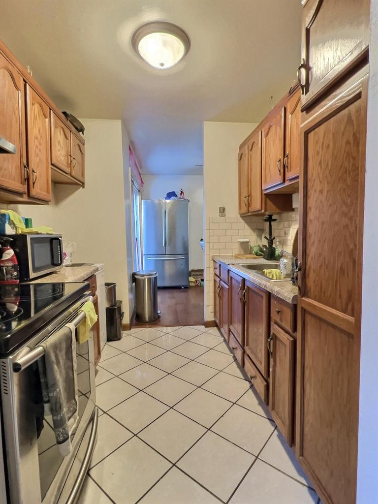 6629 North Bourbon STREET