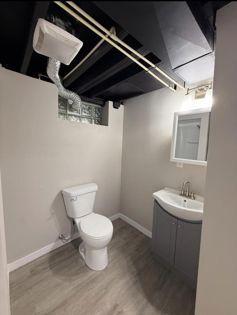 4877 North 40th STREET