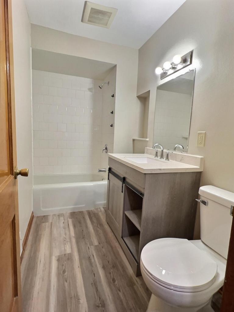 4877 North 40th STREET