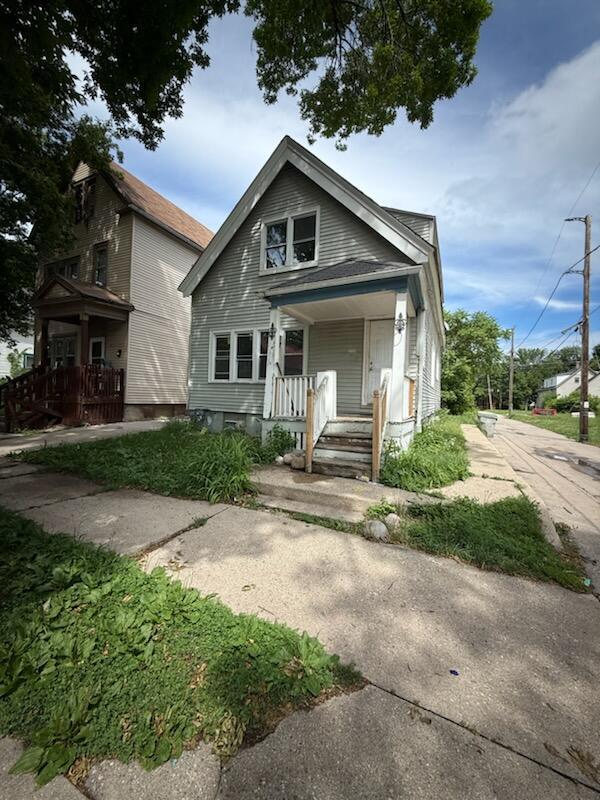 2564 North 17th STREET