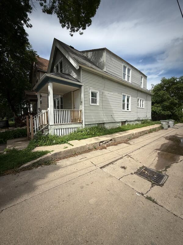 2564 North 17th STREET