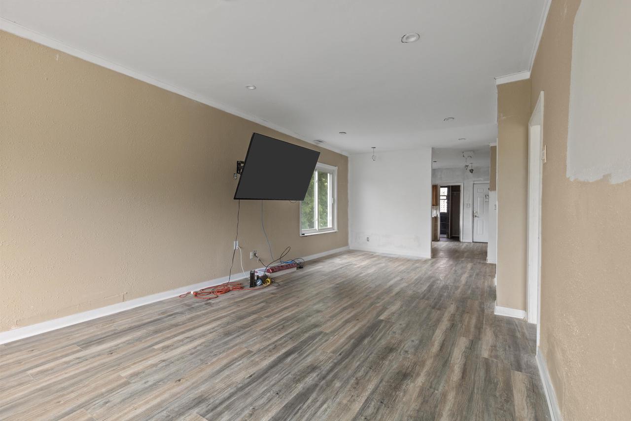 3941 North Teutonia AVENUE 3943