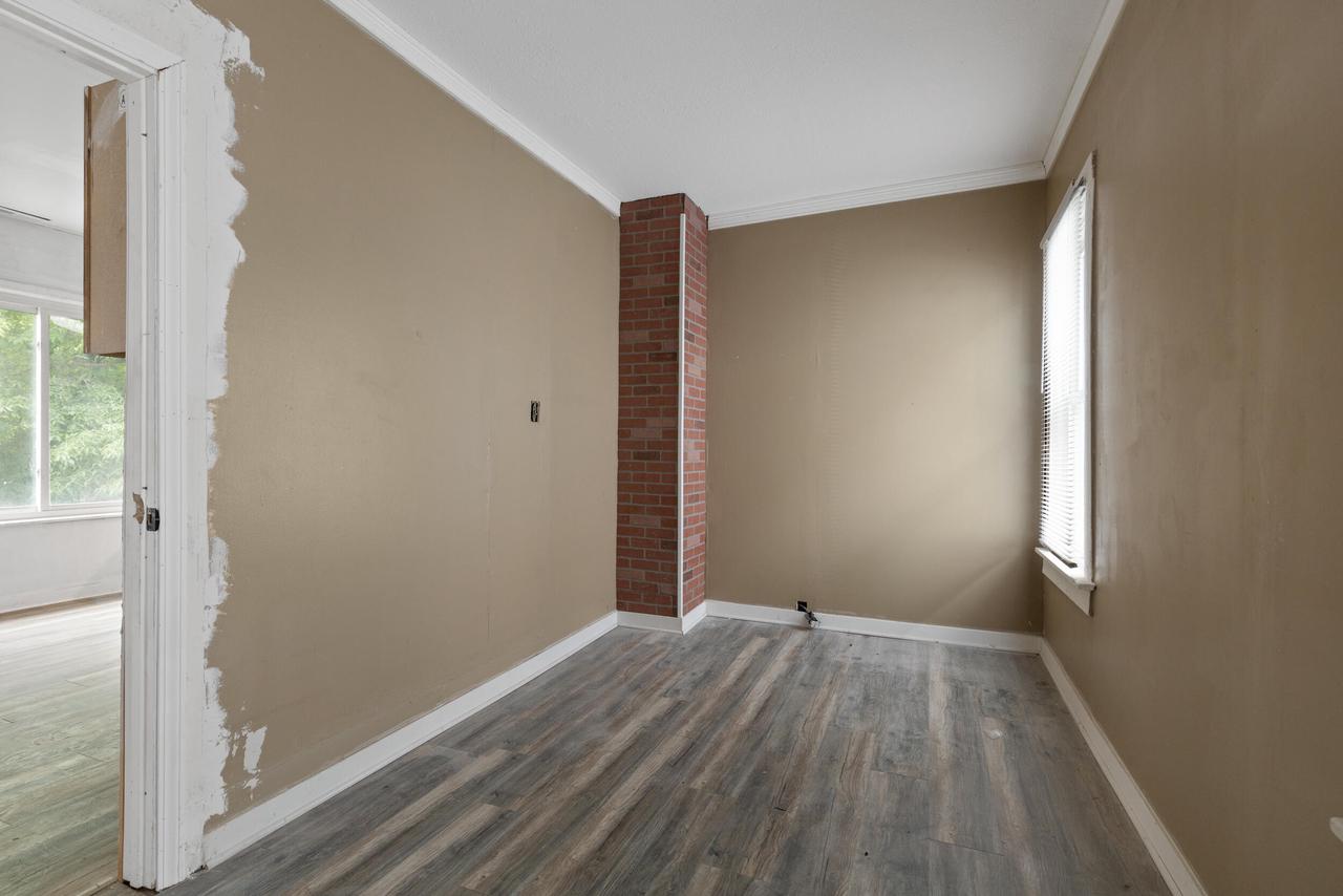 3941 North Teutonia AVENUE 3943