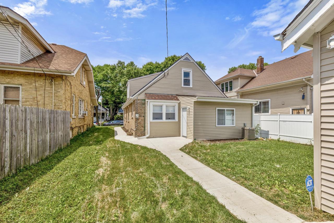 3062 North 38th STREET