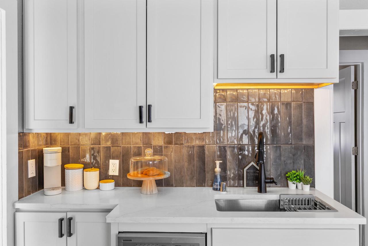 4061 North 14th STREET