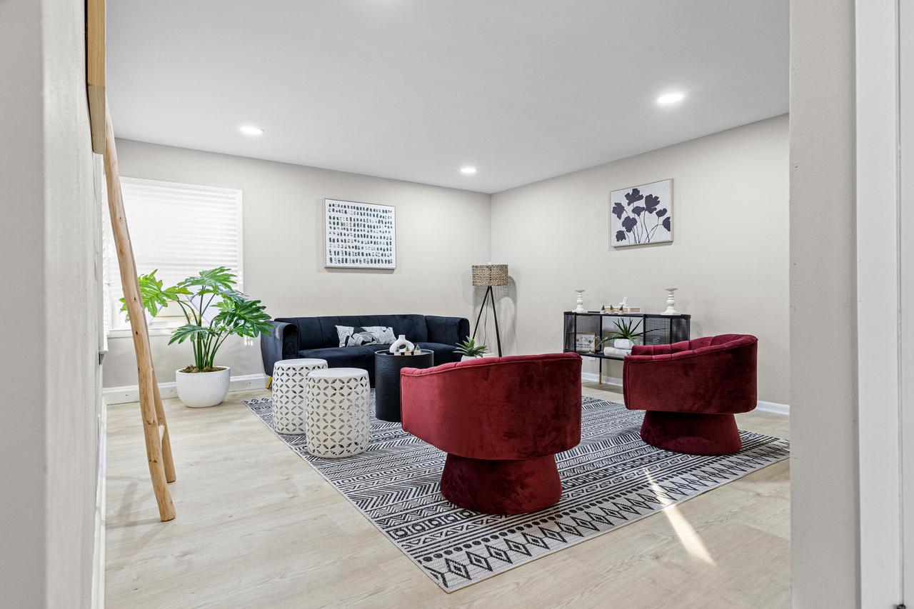 4068 North 72nd St STREET