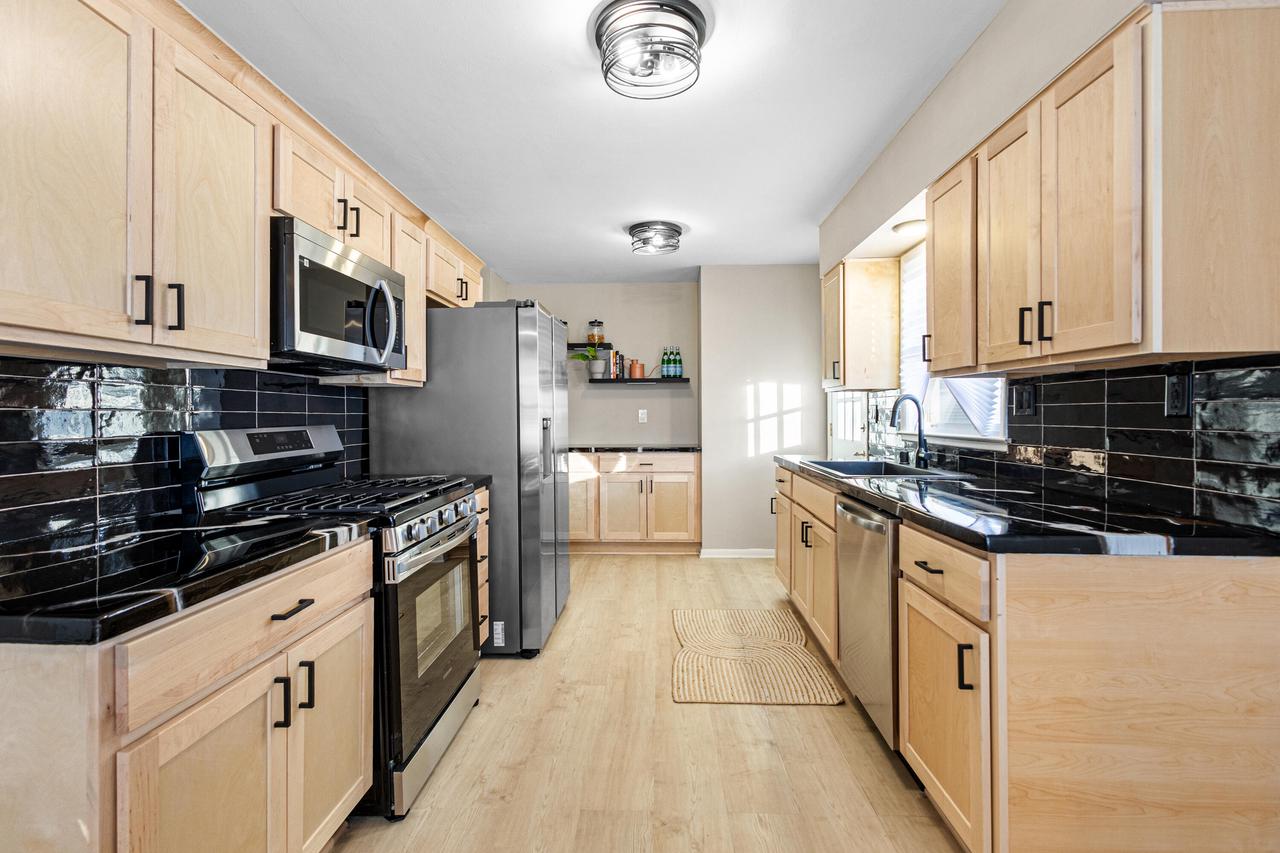 4068 North 72nd St STREET