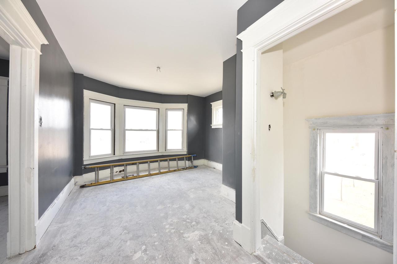 3925 West North AVENUE