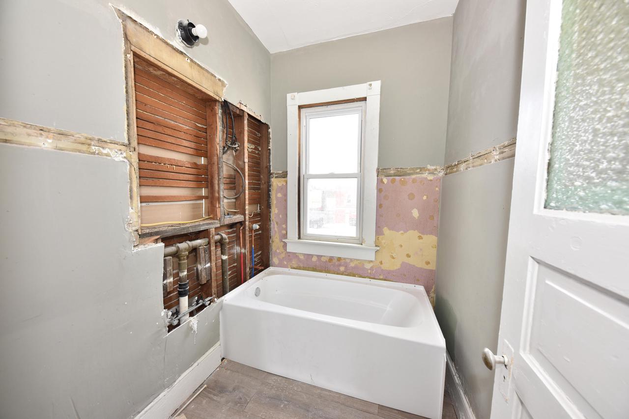 3925 West North AVENUE