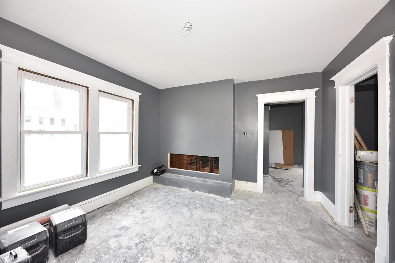 3925 West North AVENUE